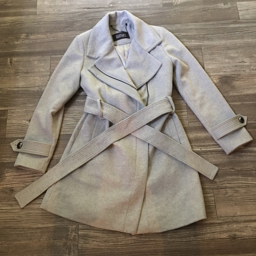 Badgley Mischka size small coat